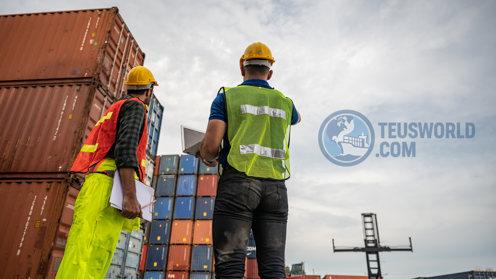 Menimbang Outsourcing vs Karyawan Tetap di Terminal Peti Kemas